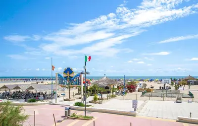 Vista generica sul mare o vista sul mare dall'interno dell'appartamento