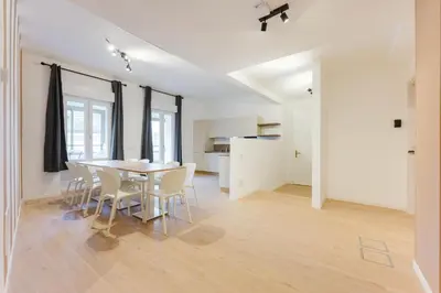 Planimetria di Elegante Stanza 3 bagno privato presso Stazione