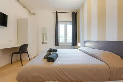 Planimetria di Confortevole Stanza 6 con bagno privato Stazione