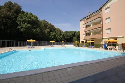 Piscina di Bright flat in Rosolina with shared pool o nelle vicinanze
