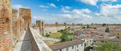 Vista generica su Padova o vista sulla città dall'interno dell'appartamento