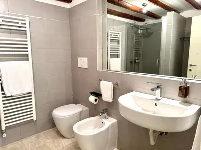 Bagno di Ruhiges Apartment mit privatem Eingang