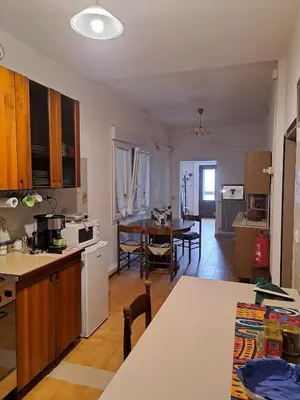 Cucina o angolo cottura di a casa di nonna Tarsilla-entire apartment,5 guests