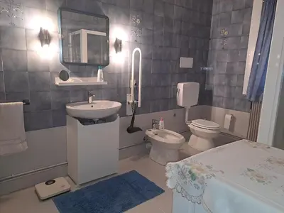 Bagno di a casa di nonna Tarsilla-entire apartment,5 guests