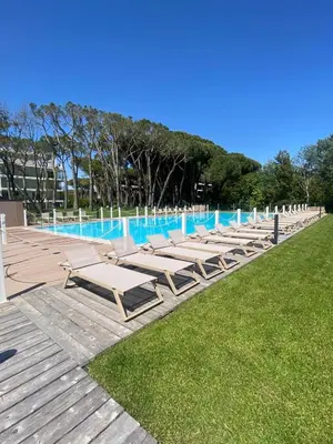 Piscina di Piscina Fronte Mare & Terrazza - JL Blue Apartments o nelle vicinanze