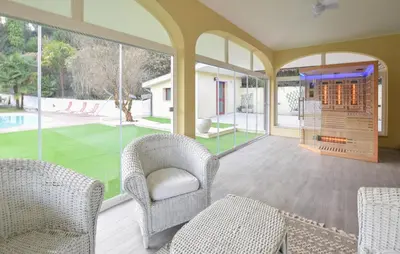 Area soggiorno di Lovely Home In Villa, Teolo With Sauna
