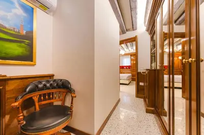 Area soggiorno di Venice Royal Residence - 5 min from Train Station & Private Parking