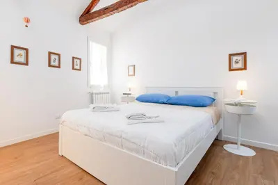 Letto o letti in una camera di Historic Apartment - Venice City Centre