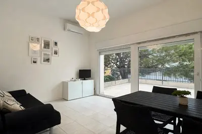 TV o dispositivi per l'intrattenimento presso Marina Marconi - Home immobiliare
