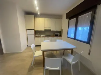 Cucina o angolo cottura di Beachside Apartment with Parking