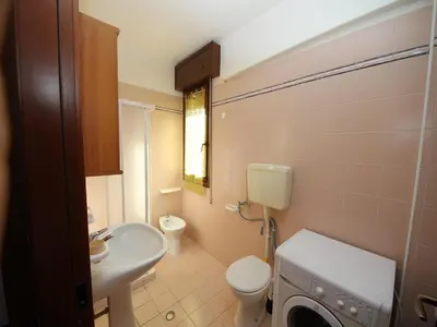 Bagno di Beachside Apartment with Parking