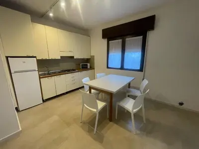 Cucina o angolo cottura di Beachside Apartment with Parking