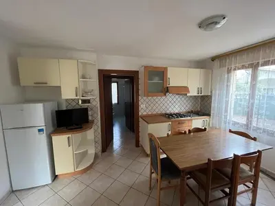 Cucina o angolo cottura di Flexible 6-Person Stay in Rosolina Mare