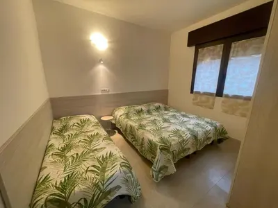 Letto o letti in una camera di 2 Bedroom Apartment near Beach