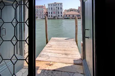 Vista sul fiume nelle vicinanze dell'appartamento