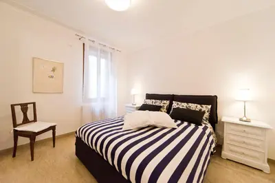 Letto o letti in una camera di Lovely and Central Apartment for Two 10 min Walk from St Mark s Square Venice Heaven Apartments Collection