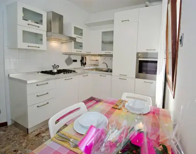 Cucina o angolo cottura di Carampane - Your nice flat near Rialto Bridge