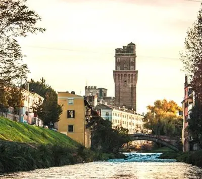 Vista sul fiume nelle vicinanze dell'appartamento