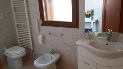 Bagno di Appartamento Acero Rosso