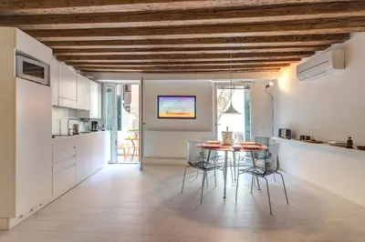 Cucina o angolo cottura di VeNICe Cera Casa Del Giglio