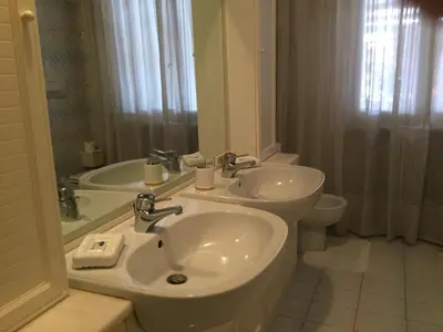 Bagno di Albergo Diana