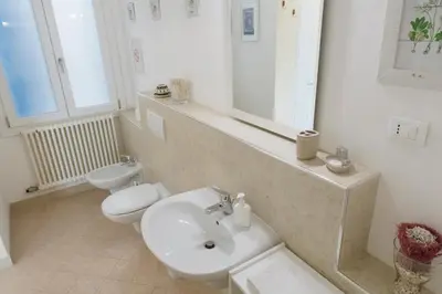 Bagno di Venezia Biennale Bianco & Rosso