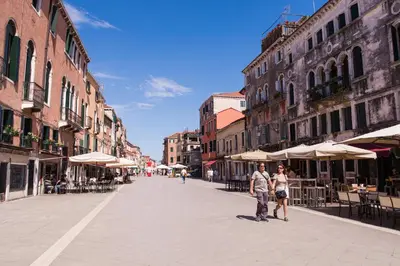 Ospiti di Venezia Biennale Bianco & Rosso