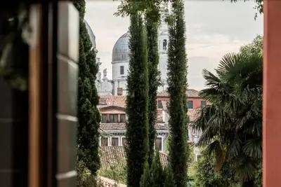 Giardino di Mansarda Magritte
