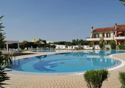 Piscina di Appartamenti in Residence Portosole e Residence Tamerici con piscina-Cavallino Treporti o nelle vicinanze