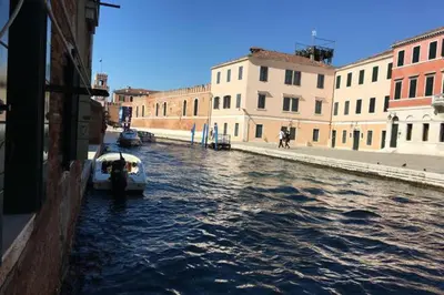 Vista sul fiume nelle vicinanze dell'appartamento