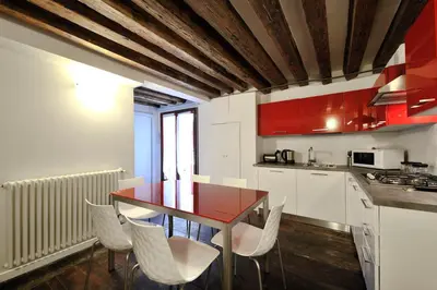 Cucina o angolo cottura di Red Rose
