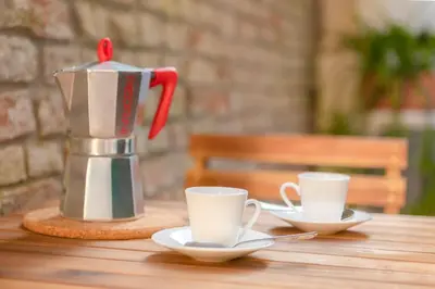 Set per la preparazione di tè e caffè presso Ca' Marcello - BIENNALE