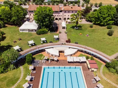 Piscina di Hotel Ristorante Fior o nelle vicinanze