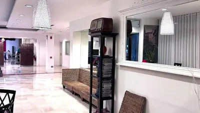 Area soggiorno di Venice Hotel con Colonnine Elettriche