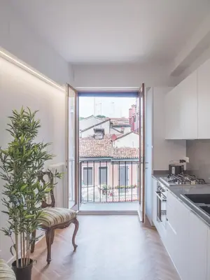 Cucina o angolo cottura di Luxury Apartment On Grand Canal by Wonderful Italy