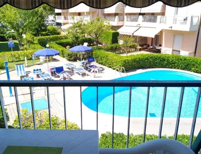 Piscina di B&C Apartments o nelle vicinanze