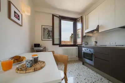 Cucina o angolo cottura di VeNICe Cera Casa Margherita