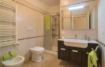 Bagno di Gorgeous Apartment In Valnogaredo Pd