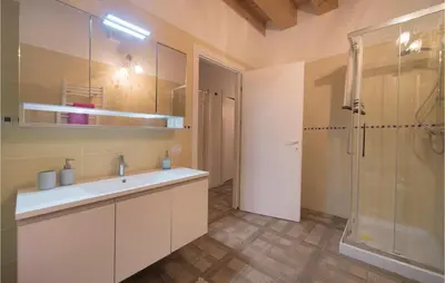 Bagno di Amazing Apartment In Valnogaredo Pd
