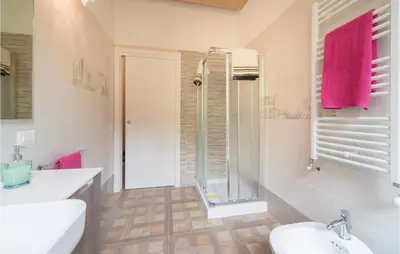 Bagno di Amazing Apartment In Valnogaredo Pd
