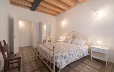 Letto o letti in una camera di Amazing Apartment In Valnogaredo Pd