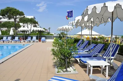 Piscina di Hotel Plaza Esplanade o nelle vicinanze