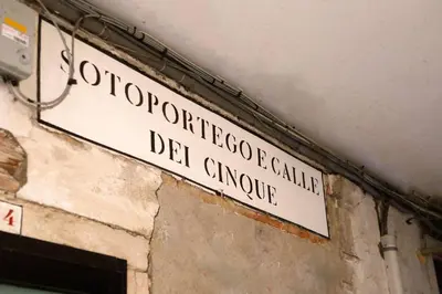 Certificato, attestato, insegna o altro documento esposto da Ca Riolfo by Venicevillas, Rialto