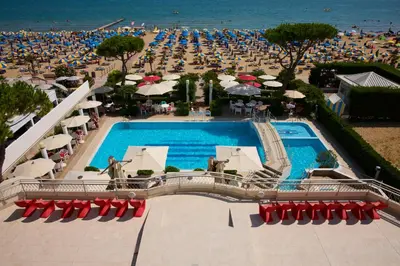Piscina di Ruhl Beach Hotel & Suites o nelle vicinanze