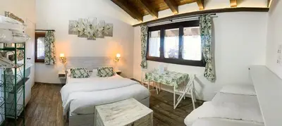 Letto o letti in una camera di Villa ai Tigli Venice Airport Rooms Keyless&Self Check in