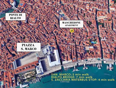 Vista generica su Venezia o vista sulla città dall'interno dell'appartamento