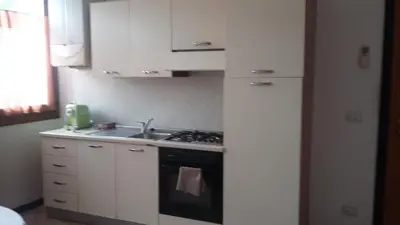 Cucina o angolo cottura di alloggi Alba 1