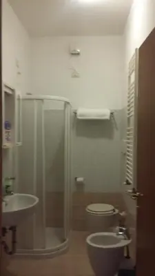 Bagno di alloggi Alba 1
