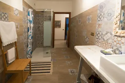 Bagno di B&B LELLA