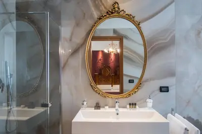 Bagno di Locanda Leon Bianco on the Grand Canal